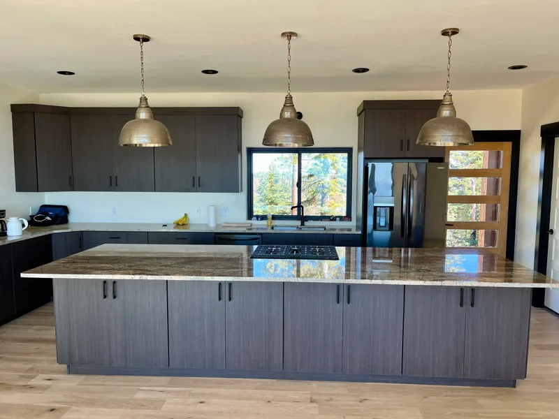 Contemporary kitchen & baths — custom cabinetry by Cozzens Cabinets, photo 2