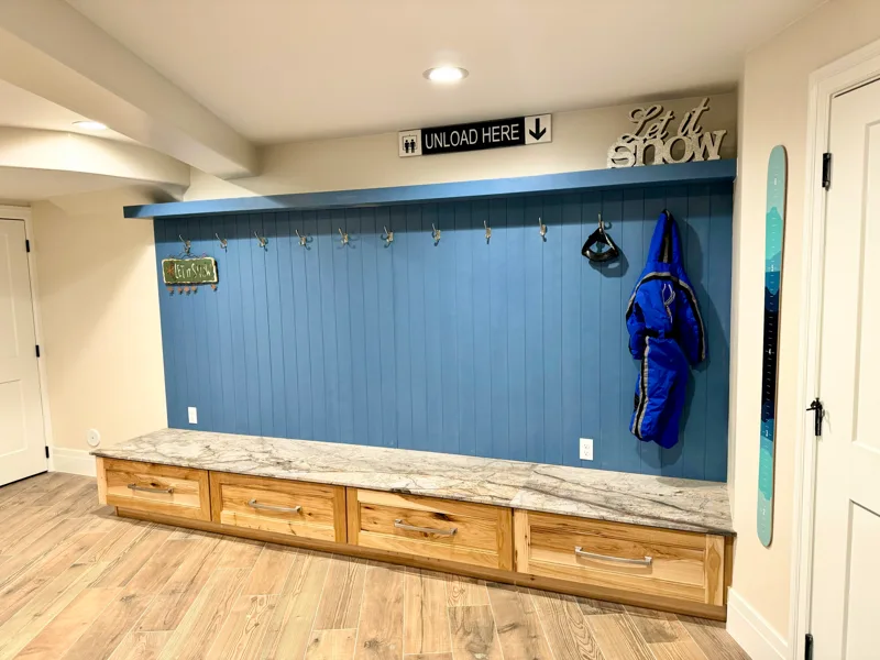 Green island & hickory kitchen — custom cabinetry by Cozzens Cabinets, photo 10