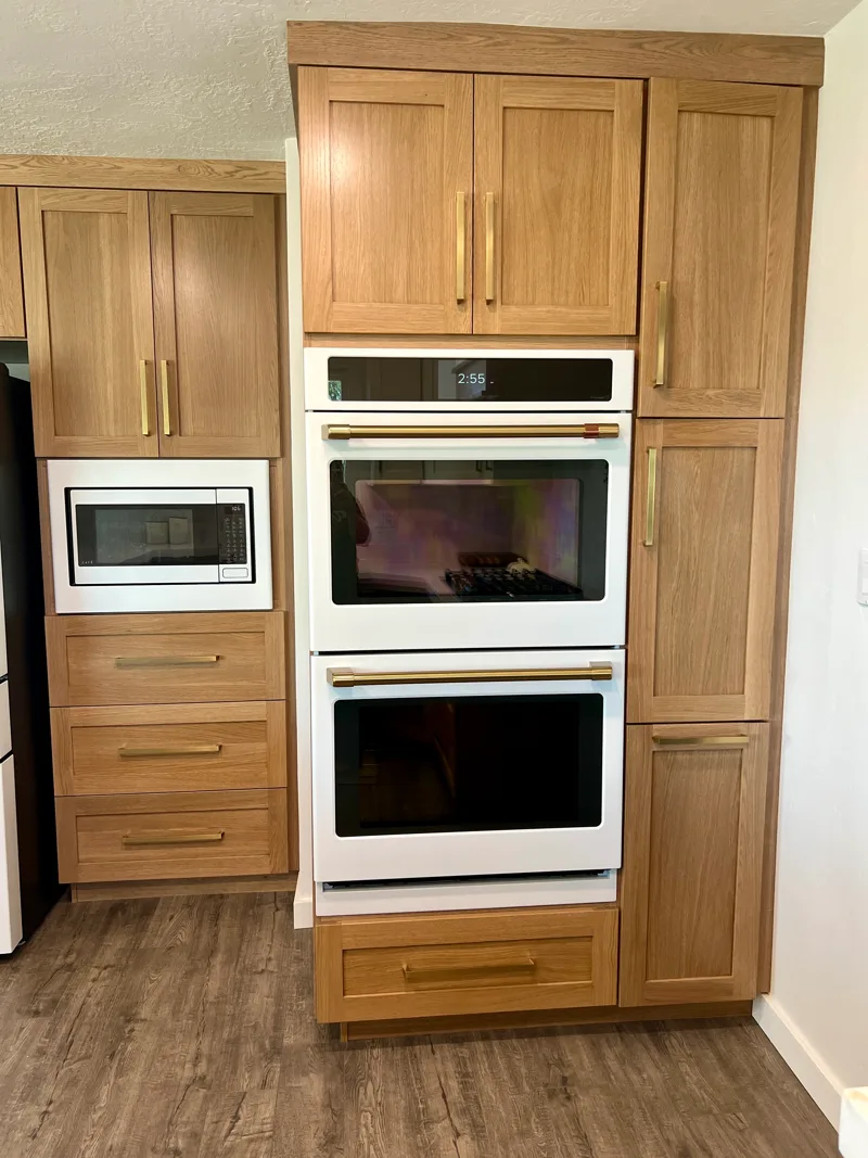 White oak farmhouse kitchen — custom cabinetry by Cozzens Cabinets, photo 8